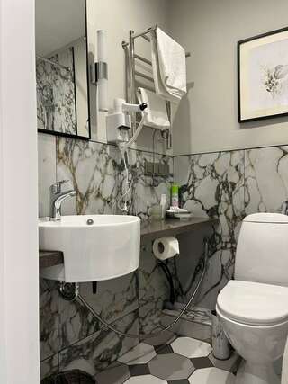 Гостиница Октябрьская Екатеринбург Улучшенный двухместный номер с 1 кроватью-3